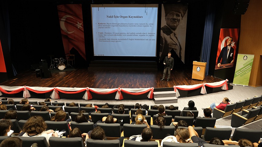 Öğrencilerimiz, Organ Bağışı Haftasında Prof. Dr. Hamdi Karakayalı ile Bir Araya Geldi 